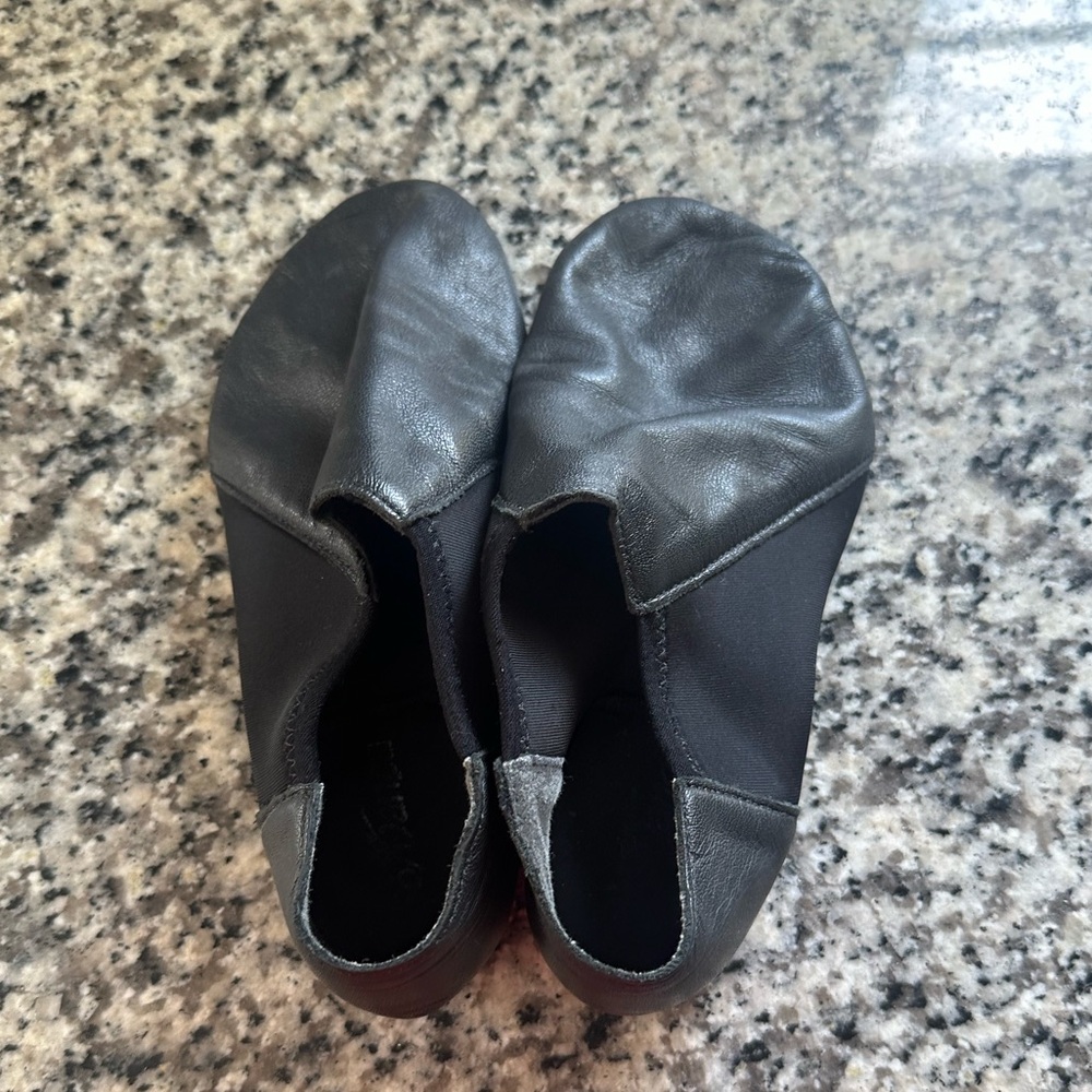 Só Dança brand split sole black jazz shoes size 6